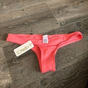 L space salmon / coral bikini bottom small